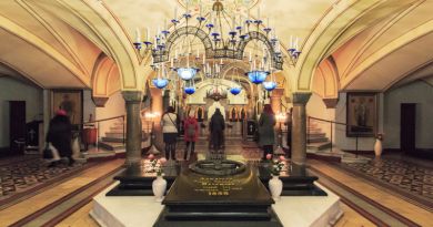 Владимирский собор в Севастополе (усыпальница адмиралов)